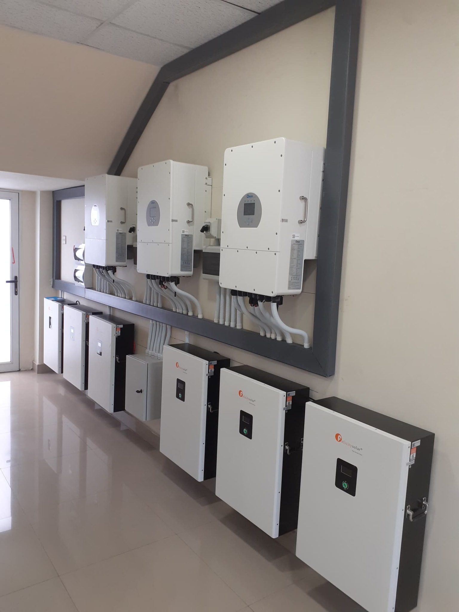 Muhanya Solar inverter and battery installation